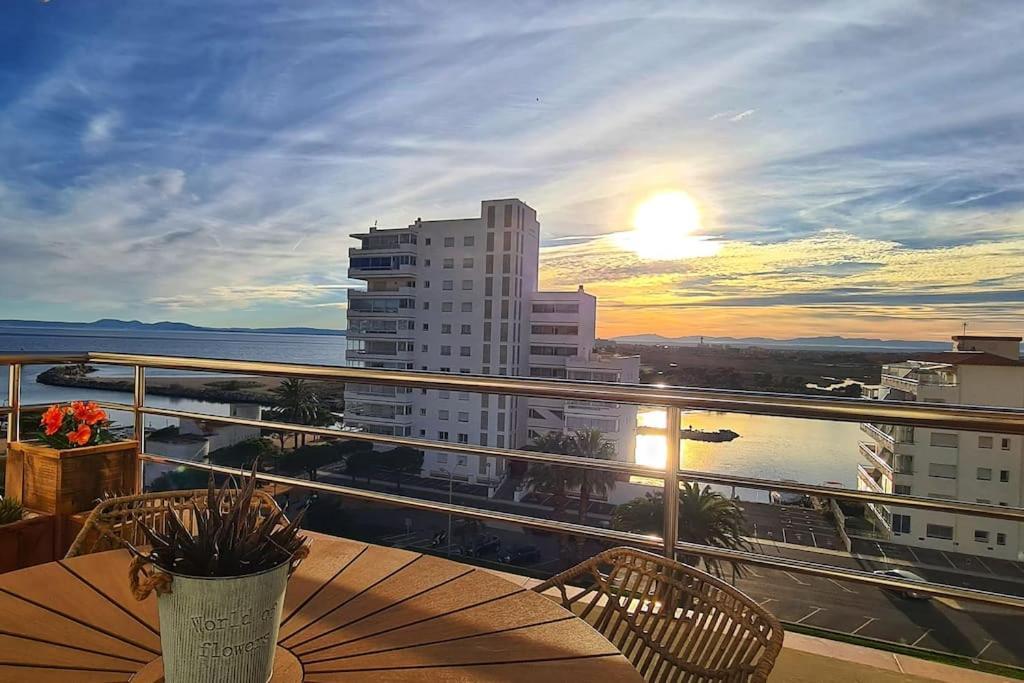 Sunsetmare Vacational Apartment 로지즈 외부 사진